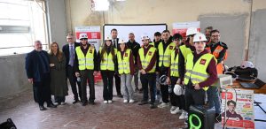 ragazzi di ITS Red Academy all'interno del nuovo hub della sede di ITS Red Academy